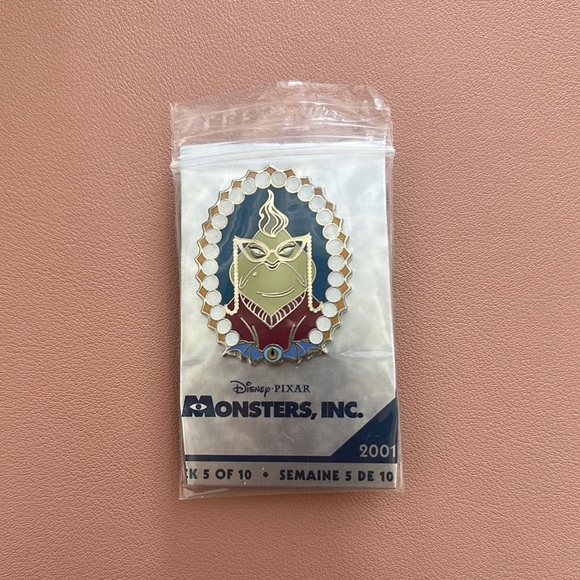 Disney Store Exclusive Pixar Monsters Inc Trading Pin - Picture 1 of 3